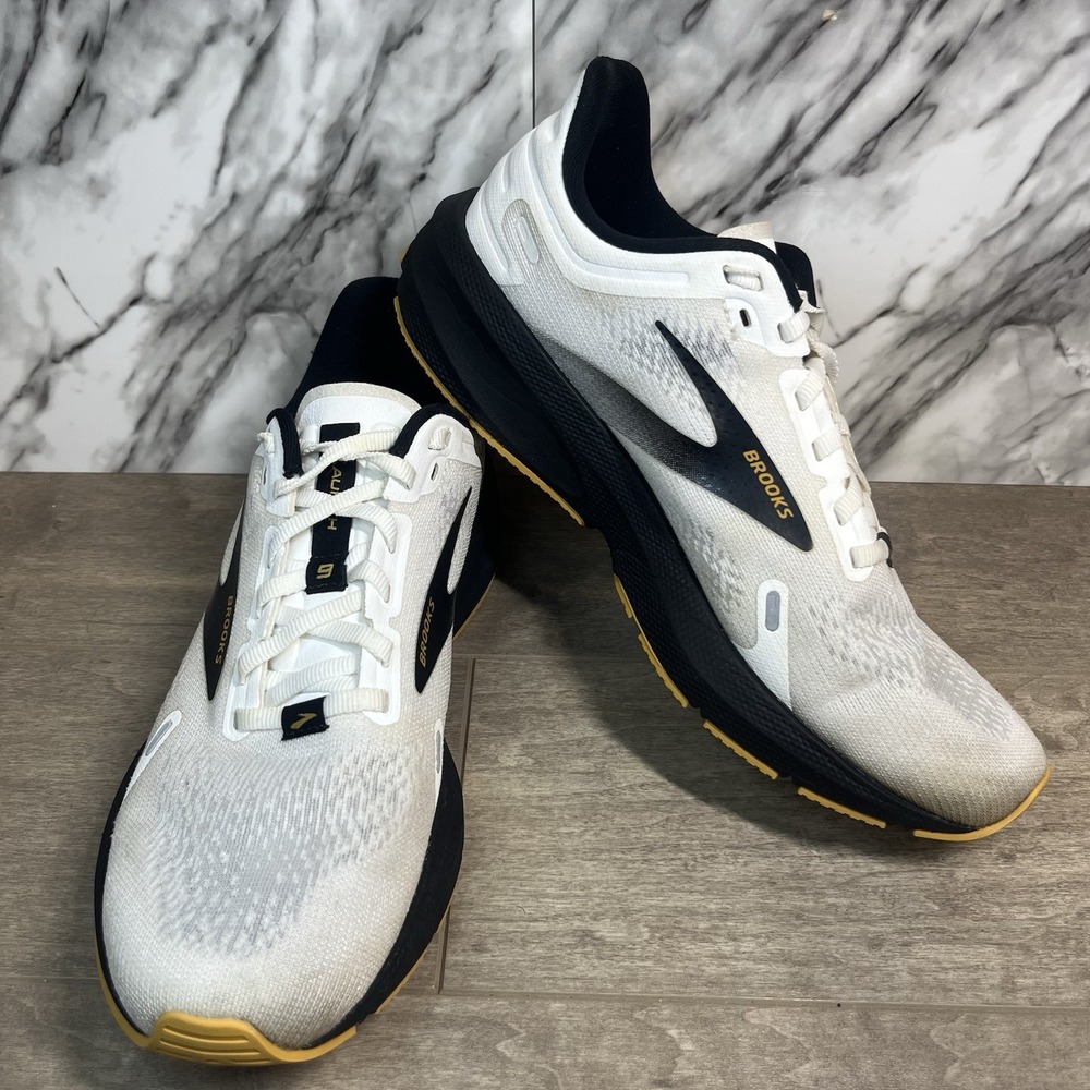 Brooks Launch 9 Women's Size 8 B Running shoes White Black 1203731B121